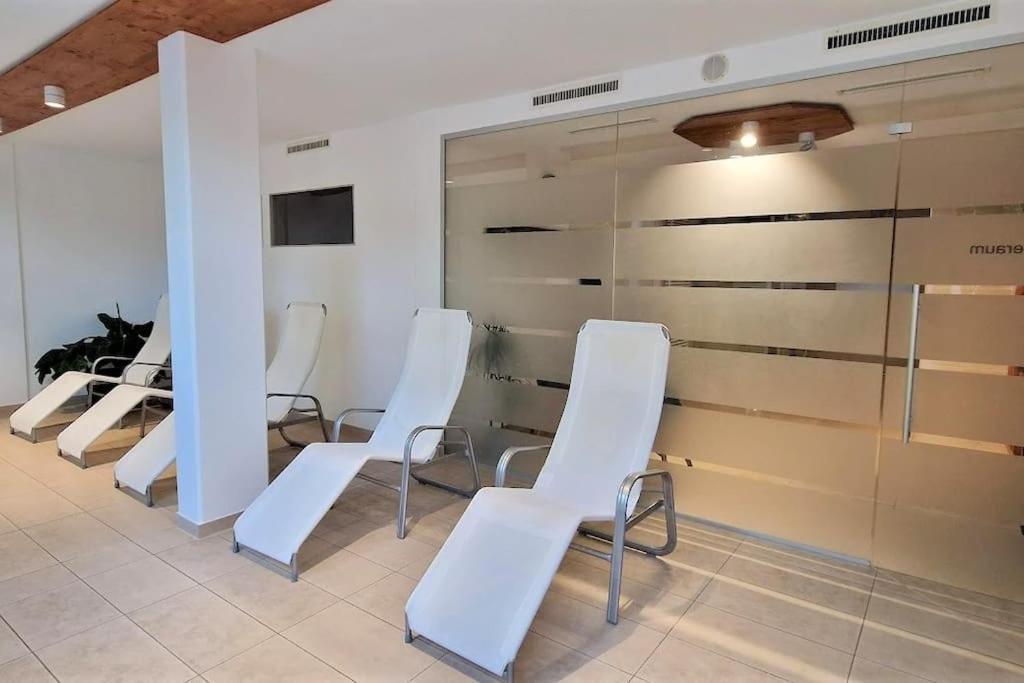 2-Zimmer Wohnung, Pools, Sauna Und Balkon 圣恩吉玛 外观 照片